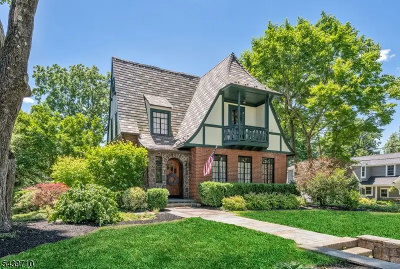 10 Cedar St, Basking Ridge, NJ 07920 - #2