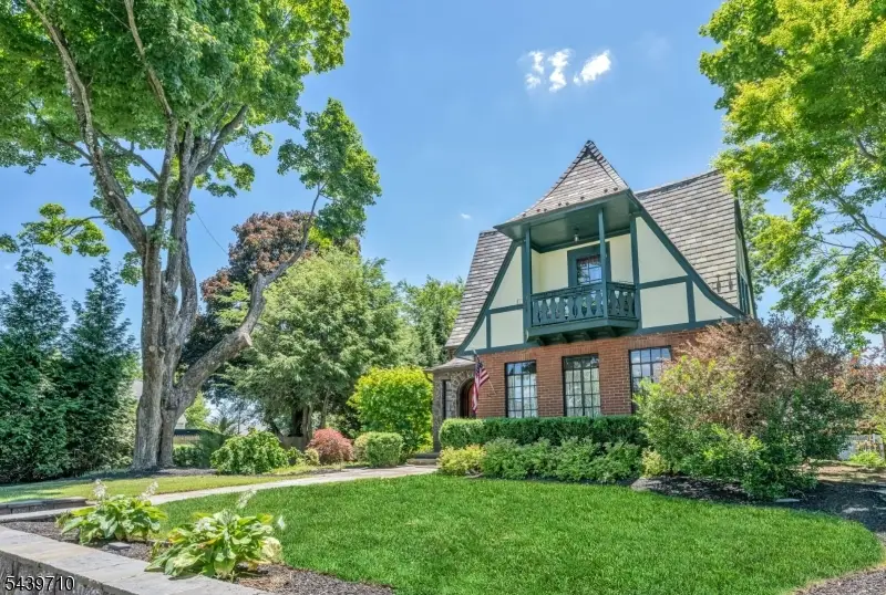 10 Cedar St, Basking Ridge, NJ 07920 - #3