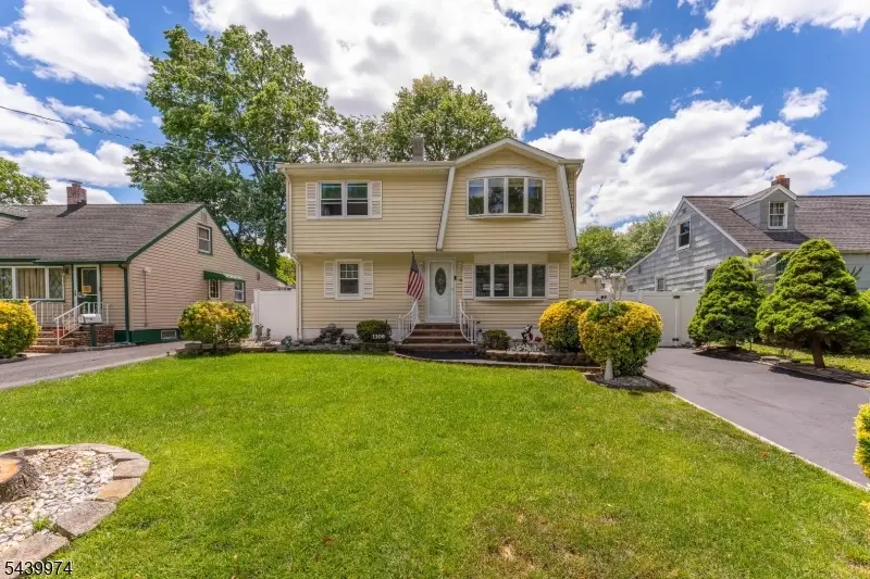 1106 Stone St, Rahway, NJ 07065 - #2