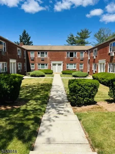 60 Fox Rd #3A, Edison, NJ 08817 - #1