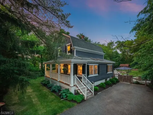 413 Mountain Ave, Long Hill Twp., NJ 07933
