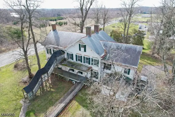 184-186 State Hwy34, Holmdel Twp., NJ 07733
