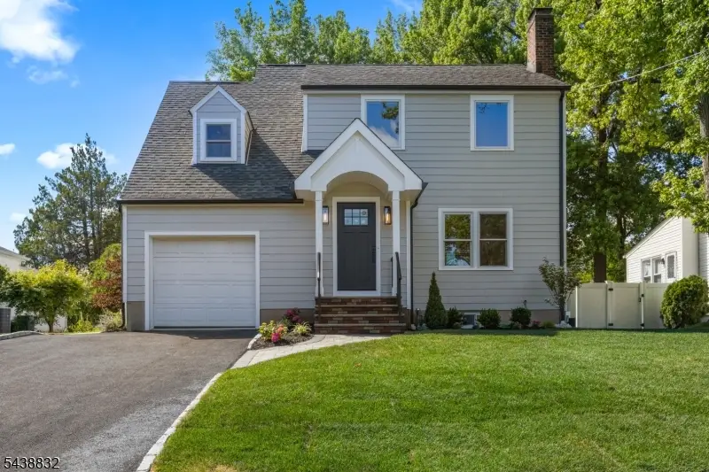 642 Roosevelt St, Westfield, NJ 07090 - #1