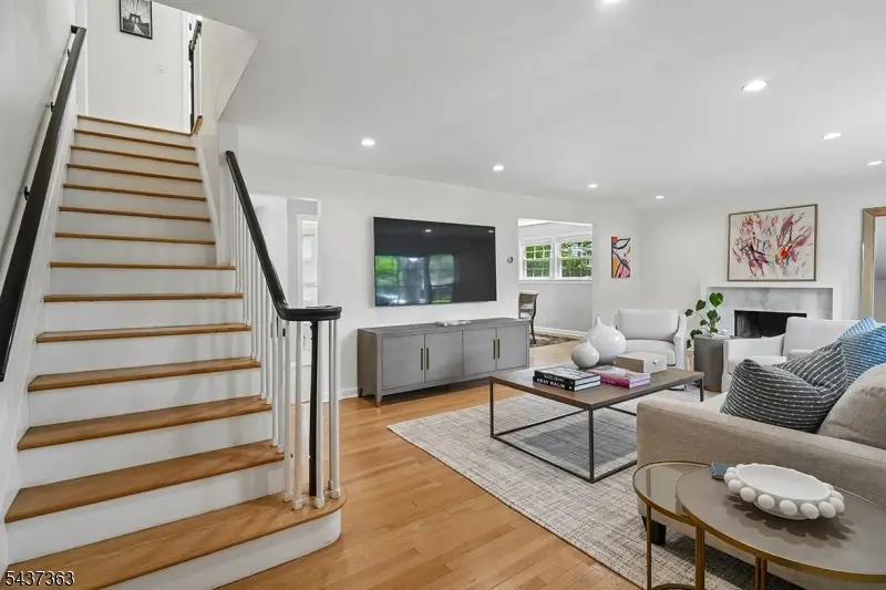 28 Canterbury Lane, Millburn, NJ 07078 - #2