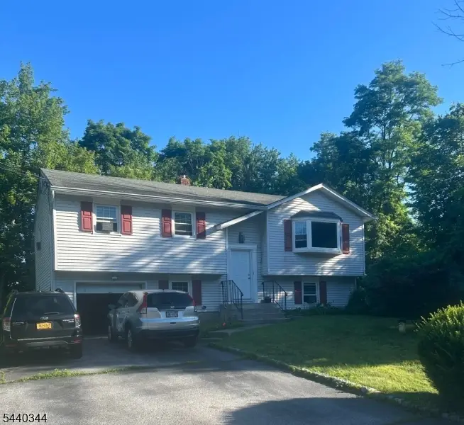 4 Beardslee Hill Dr, Franklin, NJ 07418 - #1