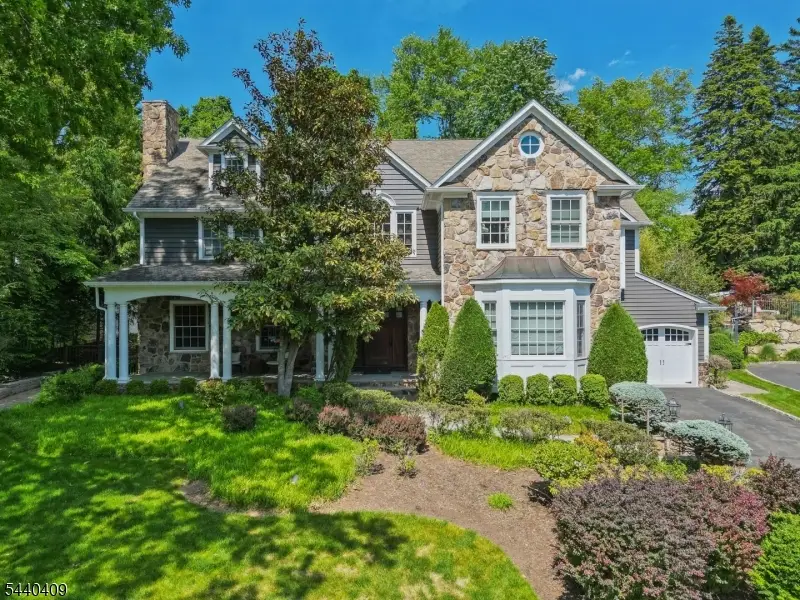 19 Hilltop Rd, Millburn, NJ 07078 - #1
