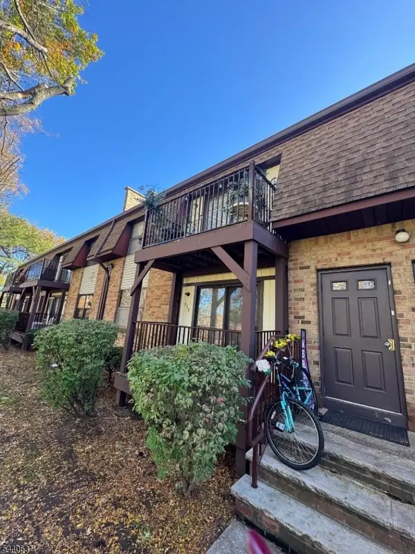 910 N Oaks Blvd #910, North Brunswick Twp., NJ 08902