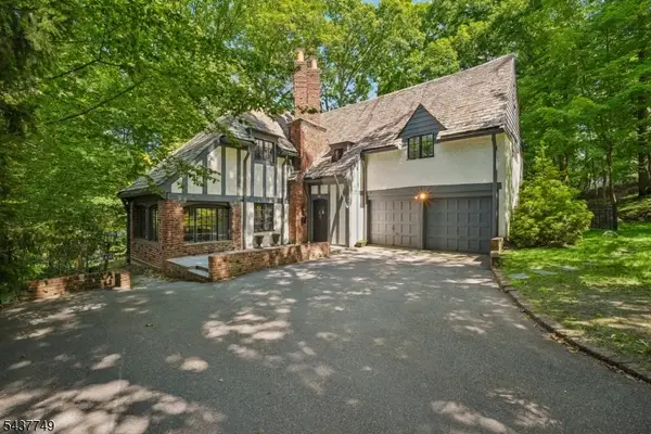 46 Stocker Rd, Verona Twp., NJ 07044