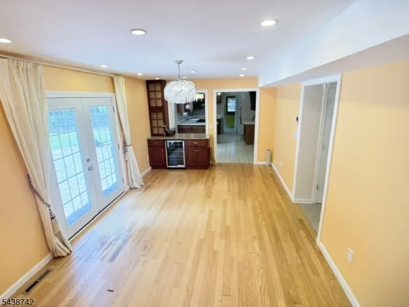 13 Greenwich Rd, Edison, NJ 08820 - #2