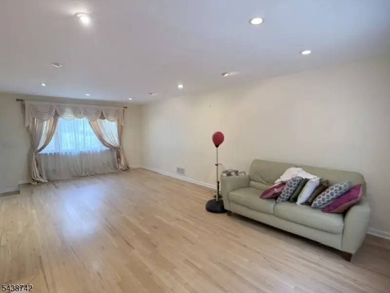 13 Greenwich Rd, Edison, NJ 08820 - #3