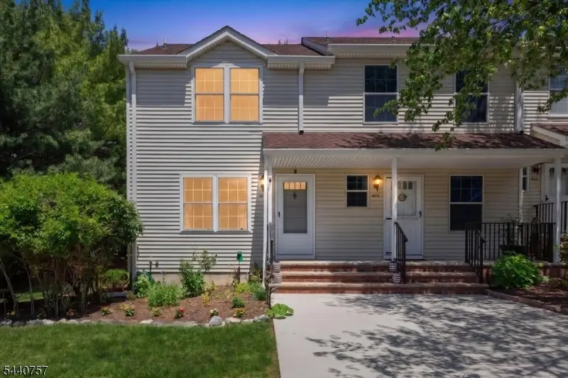 401 Wedgewood Cir, Raritan, NJ 08822 - #1