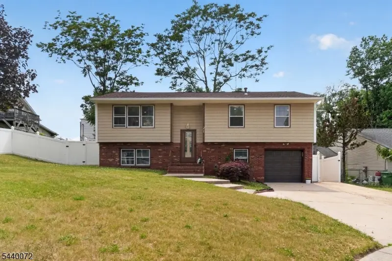 21 Ash Rd, Edison, NJ 08817 - #1