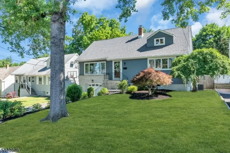 10 Bryn Mawr Rd, West Orange, NJ 07052 - #1
