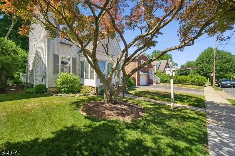 24 Meeker Pl, Millburn, NJ 07041 - #1