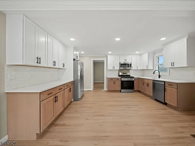 71 Moore Pl, Belleville, NJ 07109 - #2