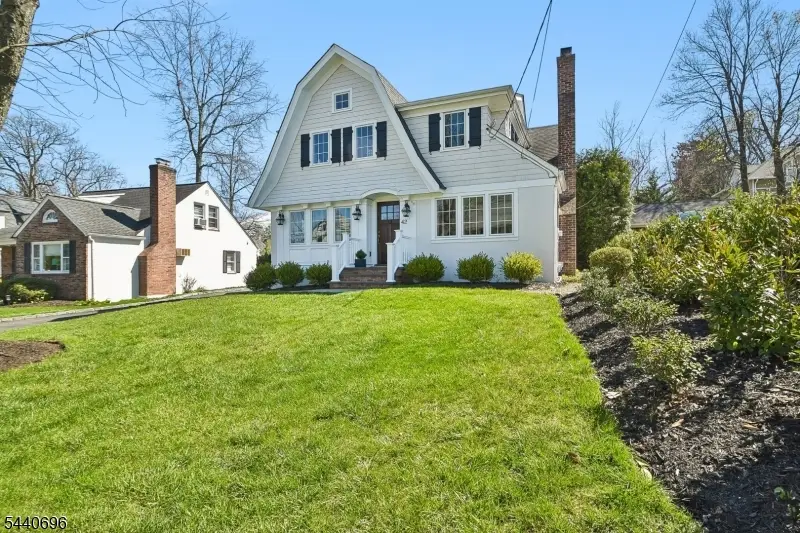 42 Locust Dr, Summit, NJ 07901 - #3