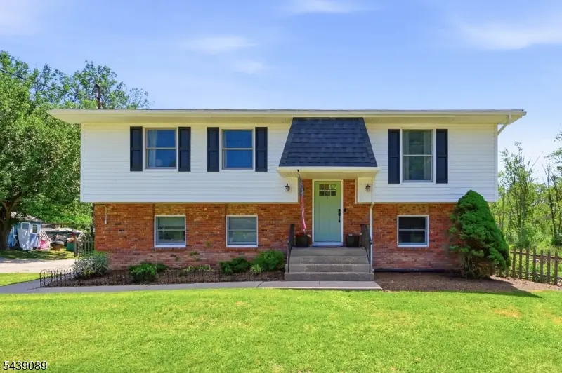 1 Hampton Spring Rd, Hampton, NJ 07860 - #1