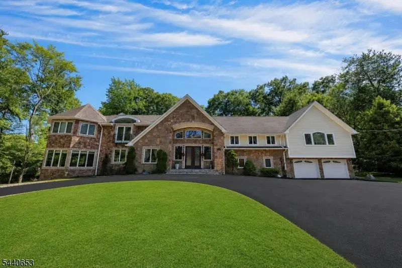 252 Mabel Pl, Franklin Lakes, NJ 07417 - #2