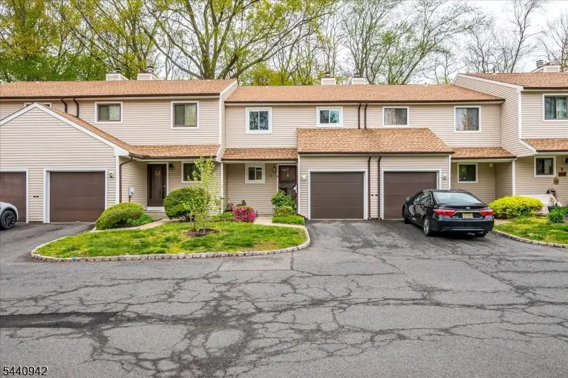 12 Tulip Ct, Edison, NJ 08820 - #1