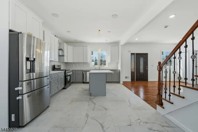 31 Davis Ave, Franklin, NJ 08873 - #3