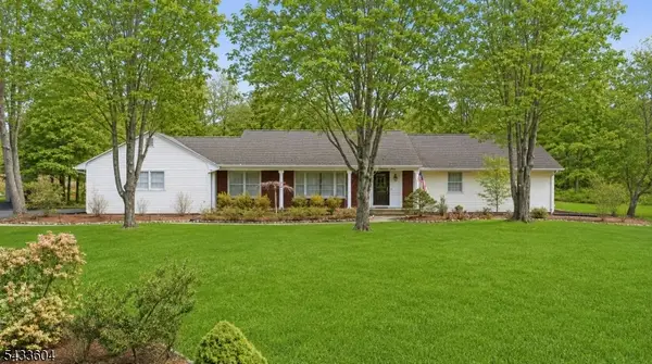 23 Jan River Drive, Upper Saddle River Boro, NJ 07458