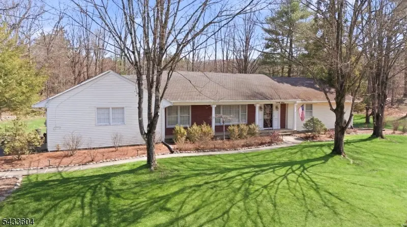 23 Jan River Drive, Upper Saddle River, NJ 07458 - #3