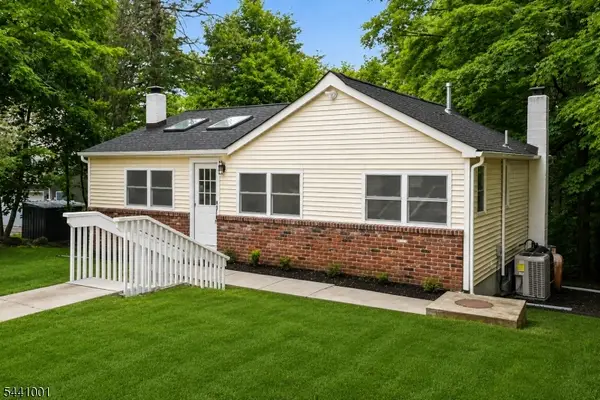 30 Belford Dr, West Milford Twp., NJ 07421