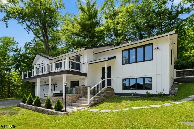 19 Somerville Rd, Hewitt, NJ 07421 - #3