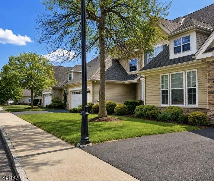 14 Fehervari Ct, Franklin, NJ 08873 - #2