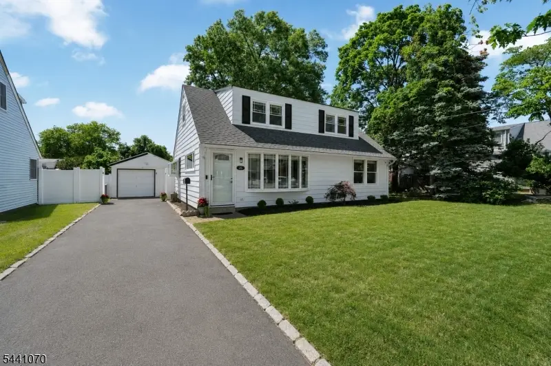 25 Parker Ave, Rochelle Park, NJ 07662 - #2