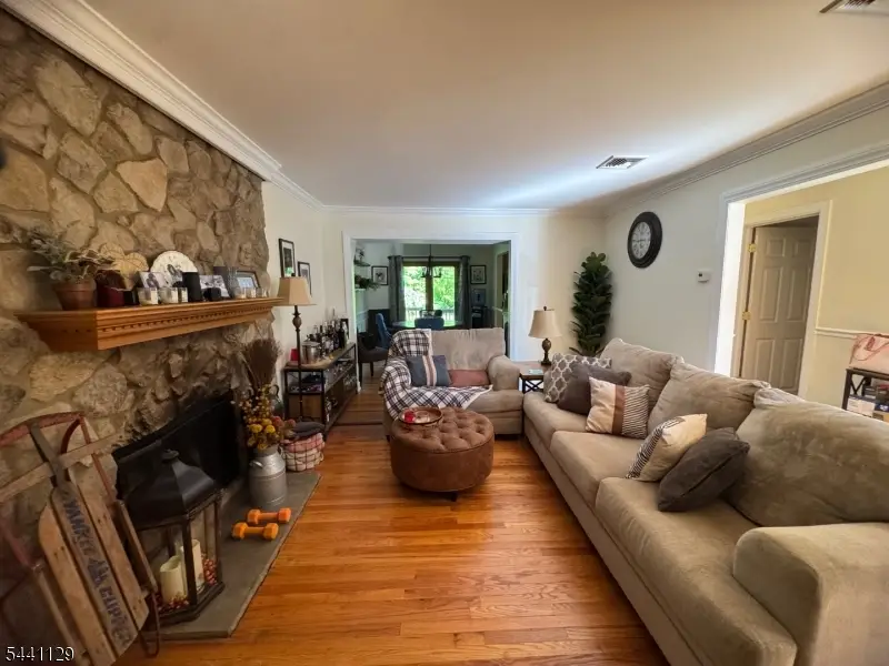 53 Village Dr, Hamburg, NJ 07419 - #3