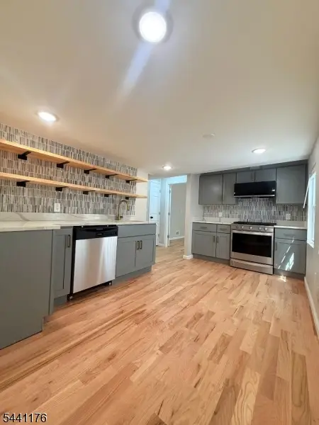392 S 9th Street, Newark City, NJ 07103