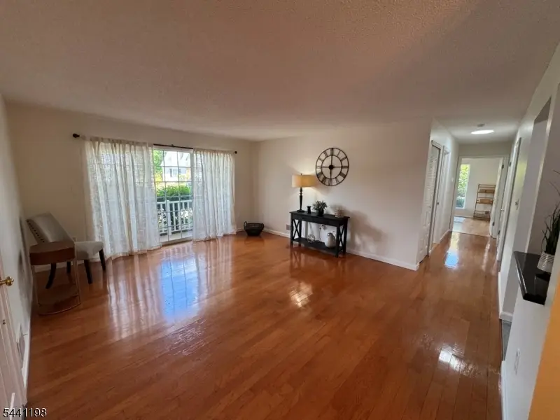 101 Reading Cir, Bradley Gardens, NJ 08807 - #3