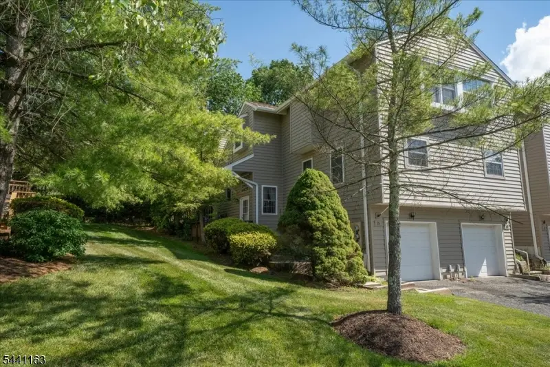 15 Rhea Run, Hampton, NJ 07860 - #2
