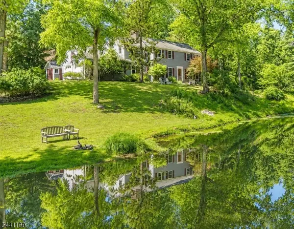 7 Farview Dr, Clinton Twp., NJ 08801