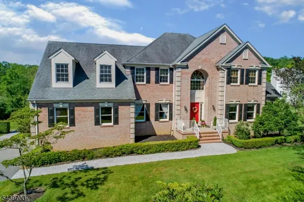 36 Beacon Hill Dr, Chester Twp., NJ 07930