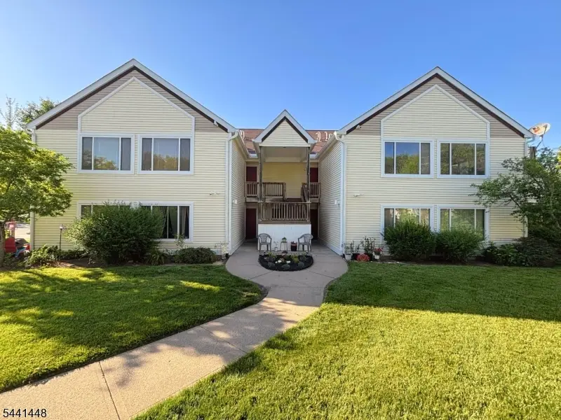 135 Falcon Ridge Way, Hamburg, NJ 07419 - #2