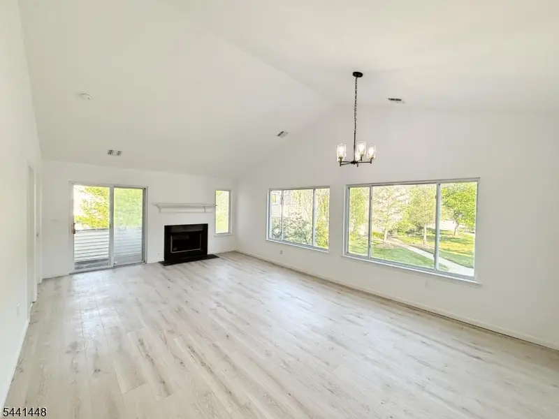 135 Falcon Ridge Way, Hamburg, NJ 07419 - #3