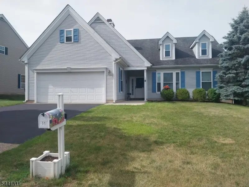 11 Strawberry Hill Rd, Branchburg, NJ 08876 - #1