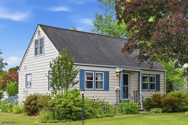 221 W Prospect St, South Bound Brook, NJ 08880 - #1
