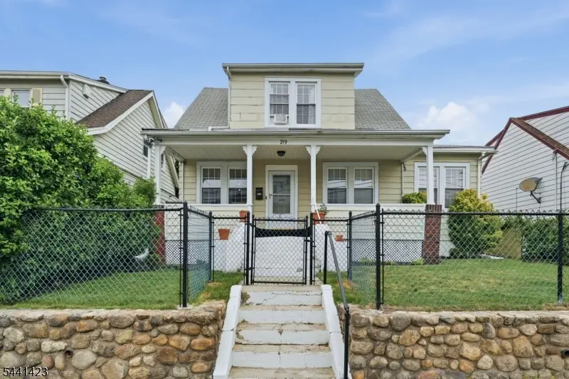 217 8th Ave, Paterson, NJ 07514 - #1