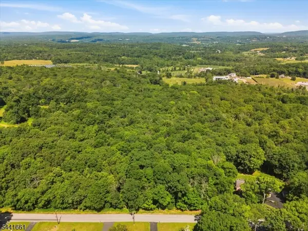 35 Hampton Heights Rd, Lafayette Twp., NJ 07848
