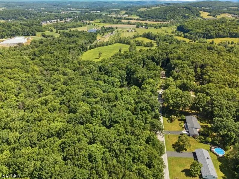 35 Hampton Heights Rd, Lafayette, NJ 07848 - #2