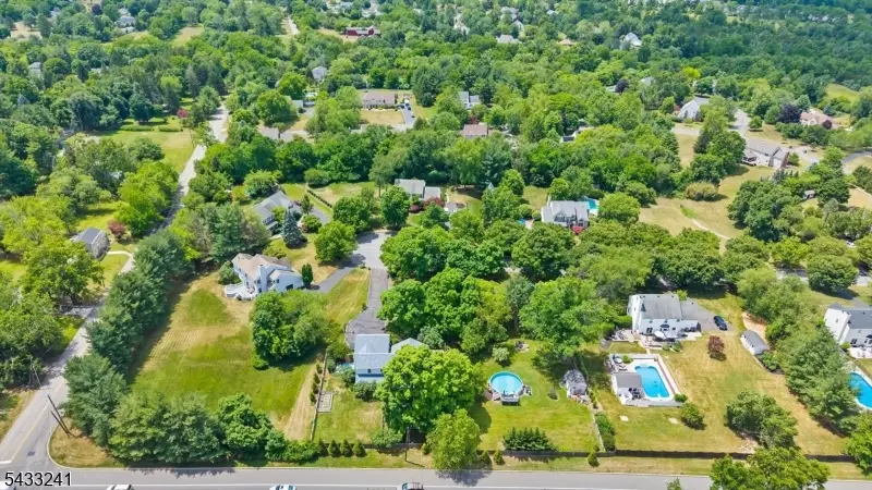 9 Mills Ct, Raritan, NJ 08822 - #1