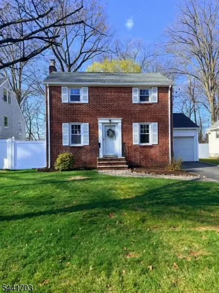 11 Monroe Avenue, Roseland Boro, NJ 07068