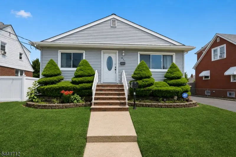 825 Mccandless Pl, Linden, NJ 07036 - #1