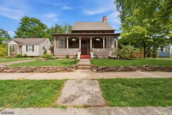 704 Greenbrook Rd, North Plainfield Boro, NJ 07063