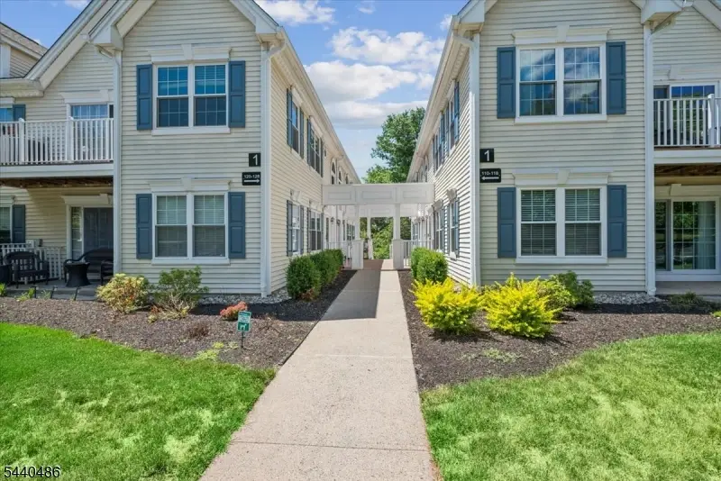128 Arbor Way, Branchburg, NJ 08876 - #1