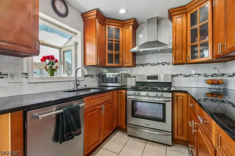 33 Adams St, Iselin, NJ 08830 - #1