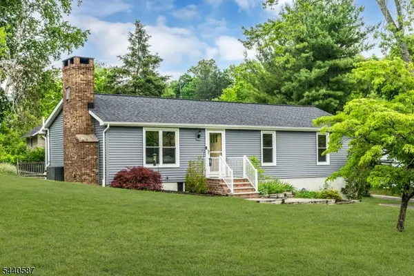 4 Beavers St, High Bridge Boro, NJ 08829